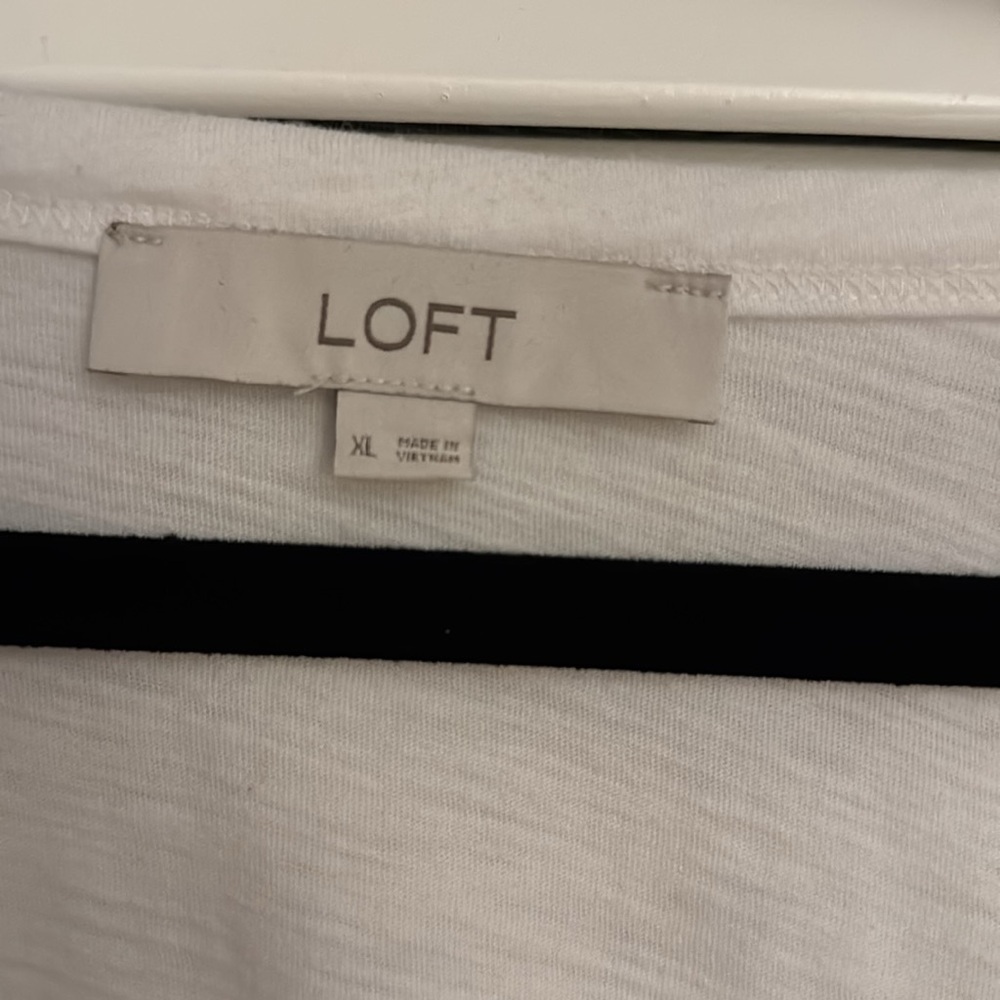 EUC Loft Ruffle tee XL - Picture 2 of 2